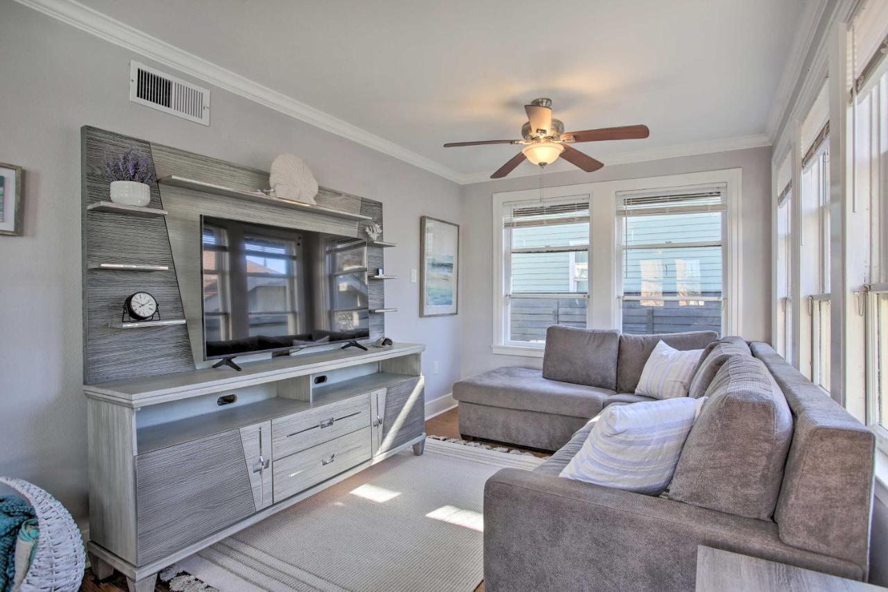 Cozy Beach Bungalow Near Galveston Seawall And Pier Exteriör bild
