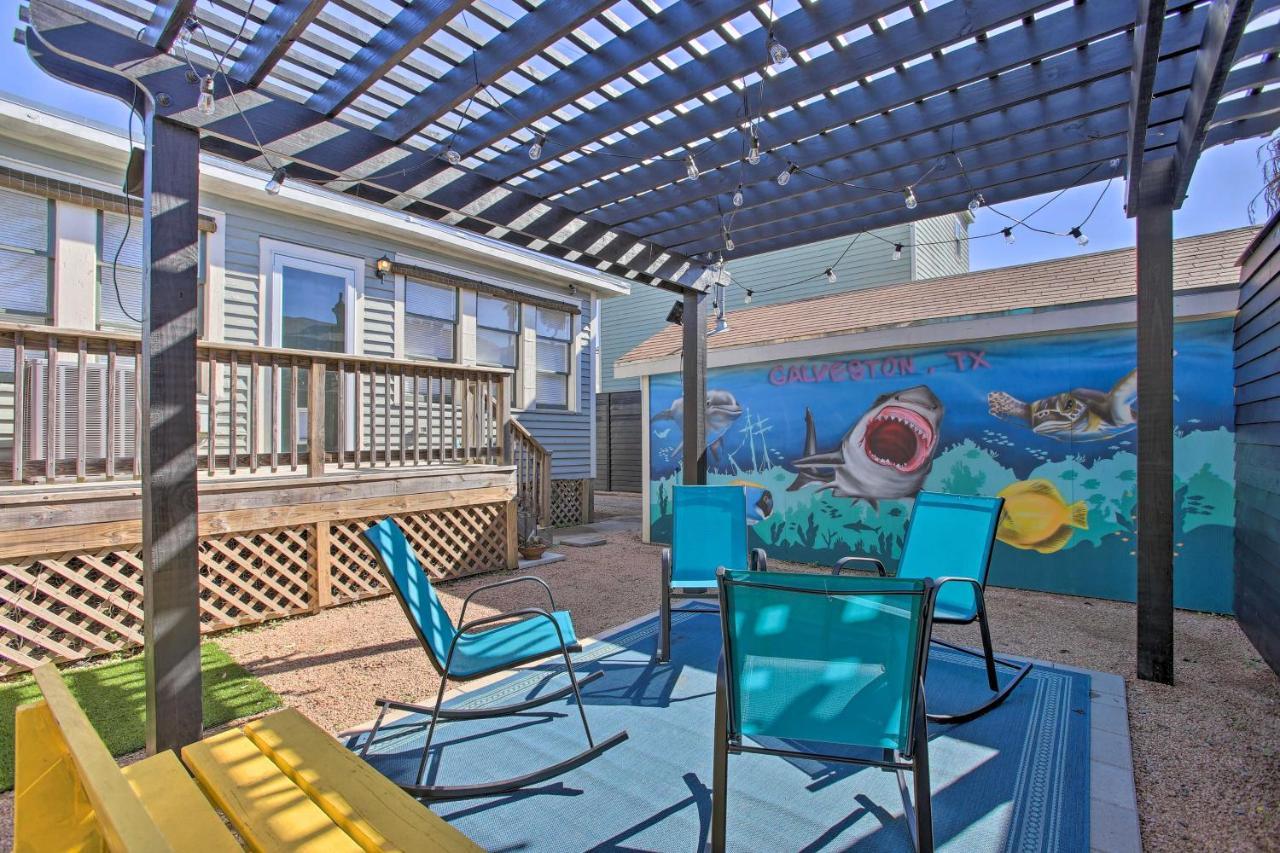 Cozy Beach Bungalow Near Galveston Seawall And Pier Exteriör bild